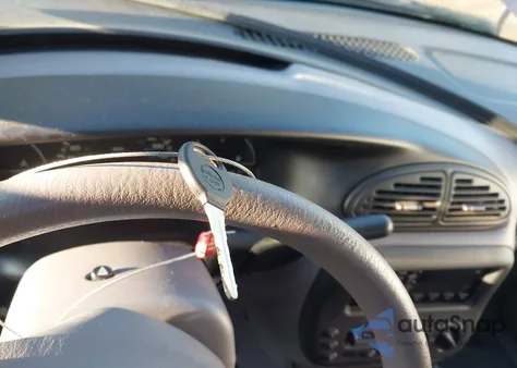 1998 Plymouth Voyager из США, поврежденный, VIN 2P4FP25B9WR782644